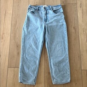 Abercrombie & Fitch The Mom High Rise Curve Love Jeans